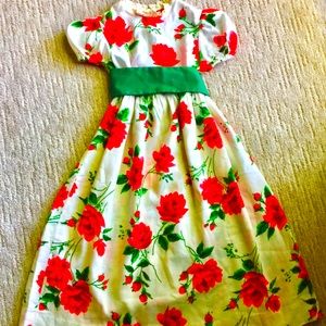 Girls rose floral pattern short sleeve dress vintage 1970s from Bonwit Teller